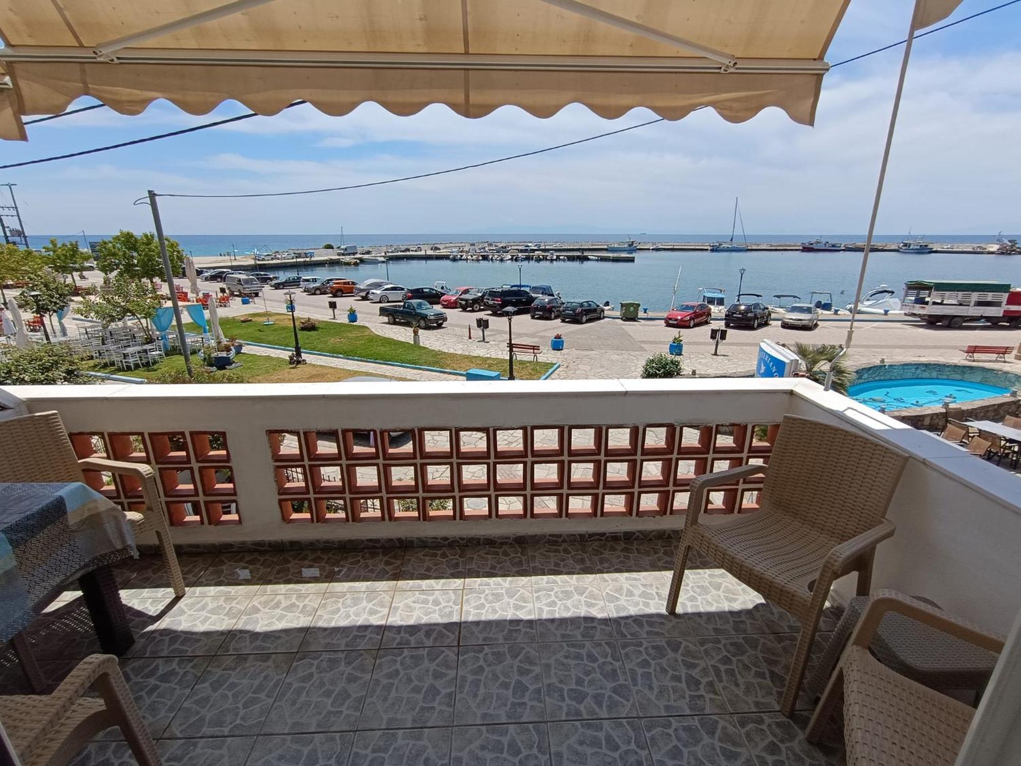 Peristerianos Apartments Nea Skioni Exterior photo
