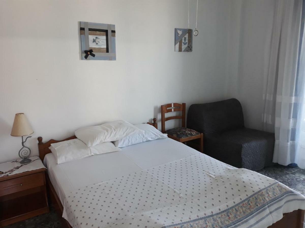Peristerianos Apartments Nea Skioni Exterior photo